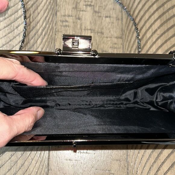 Luxe Tufted Satin Clutch w/17” drop. Security clasp Driver’s license 🪪 slot - Picture 15 of 17